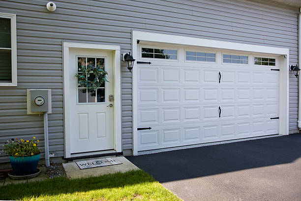 24/7 Emergency Garage Door Panel Replacement experts in Bismarck, ND